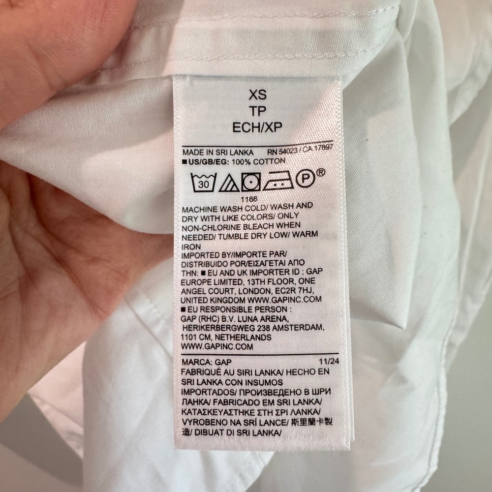 Gap Perfect Shirt Womens XS Optic White Cotton Button Down Classic NWT - Picture 4 of 6